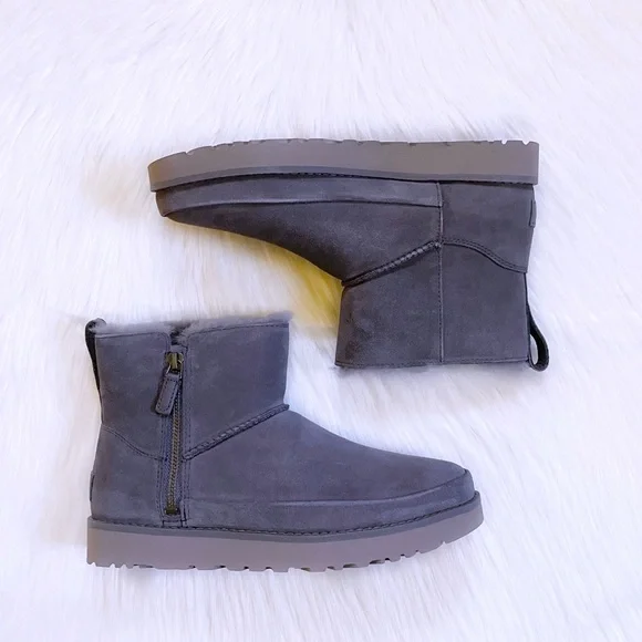 UGG Women’s Classic Zip Mini Nightfall Suede Boots - Picture 6 of 8